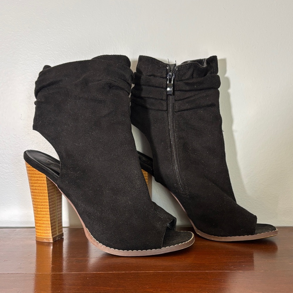 VENUS Black Peep-Toe Heeled Boots
